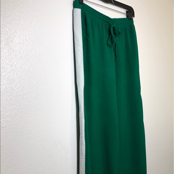 Forever 21 Green Sweats - Picture 4 of 8